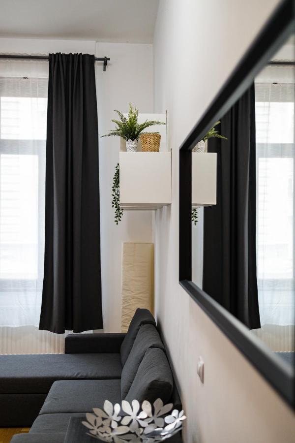 Cosy 1 Bedroom Apartment In Gozsdu Court Budapest Eksteriør bilde